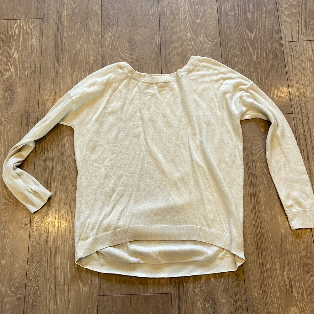 Gap White Crewneck Sweater Shirt